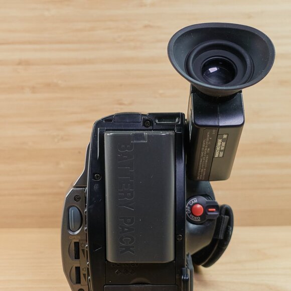 Hitachi VM-E635LA 8mm Video Camera Camcorder / Made in Japan / Tested - Picture 6 of 9